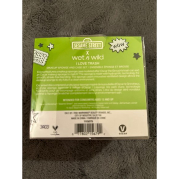 Sesame Street Wet N Wild I Love Trash Oscar Makeup Sponge and Case Set Ltd Ed - Picture 2 of 2